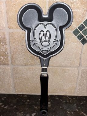 Disney Mickey Mouse Nonstick Character Pancake Pan Mold Cooking